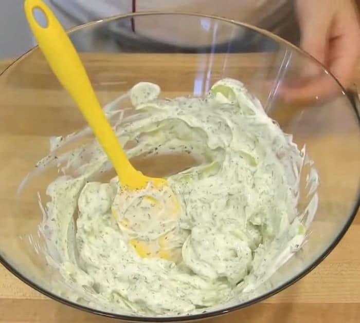 How to Make Cucumber Yogurt Salad