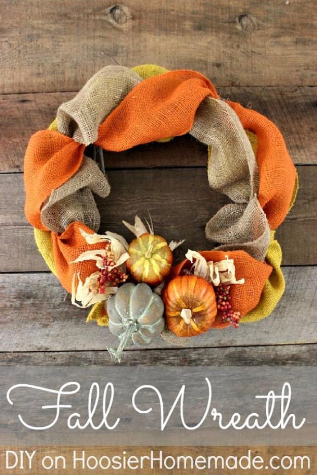 DIY autumn wreath with the largest elements placed at the compass points, the trick to a balanced wreath