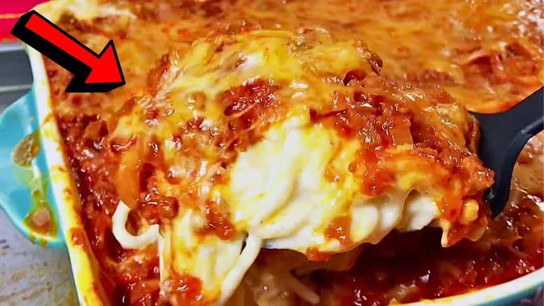 Cheesy Baked Alfredo Spaghetti Casserole Recipe