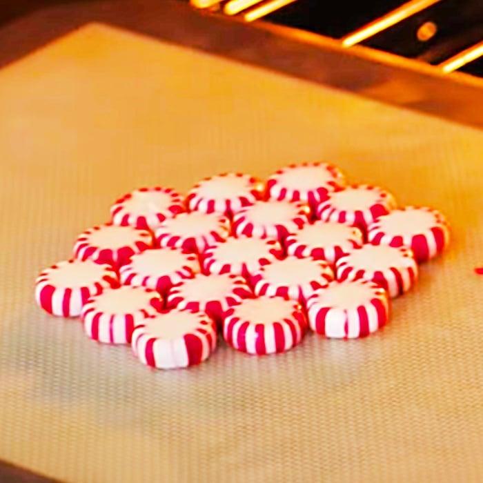 DIY Candy Bowls - DIY Peppermint Bowls - Dollar Tree DIY Candy Ideas