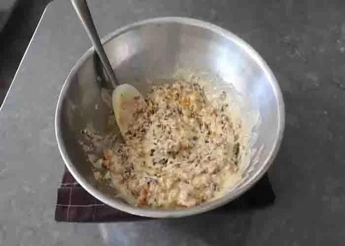 Making the queen's Christmas pudding batter