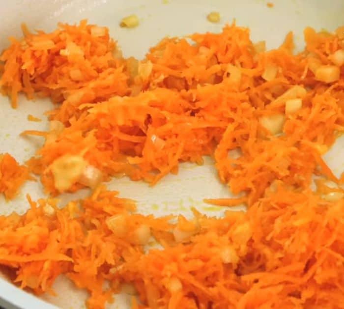 Delicious and Easy Chicken Mushroom Carrot Soup