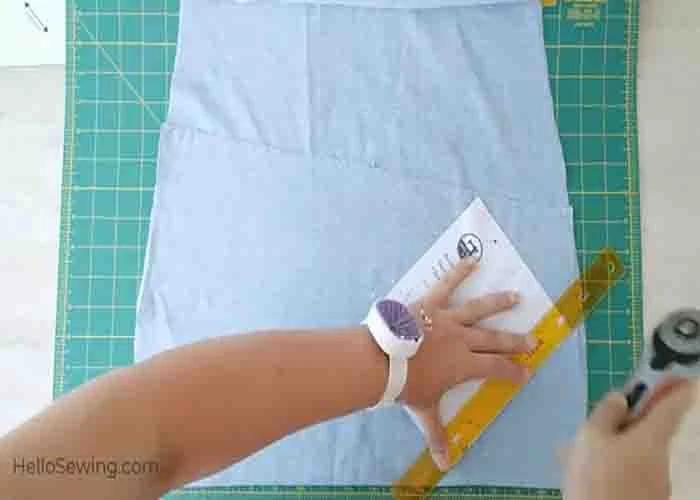 Tracing the free pattern to make DIY swiffer duster