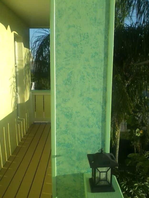 DIY Faux Finishes for Walls - Faux Finishing a Wall Using a Plastic Bag Roller - Step by Step Tutorials for Do It Yourself Faux Finish Wall Textures - Rustic, Colour, Tuscan Style,
