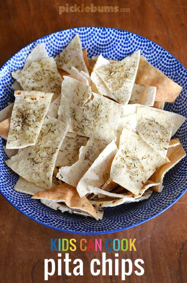 Best Recipes To Teach Your Kids To Cook - Pita Chips - Easy Ideas To Show Children How to Prepare Food - Kid Friendly Recipes That Boys and Girls Can Make Themselves - No Bake, 5 M