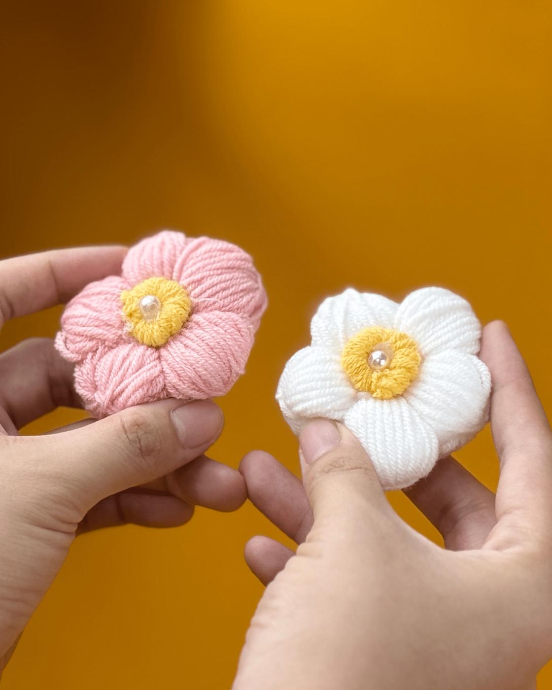 Homemade Flowers Using Yarn — how to make diy yarn flowers