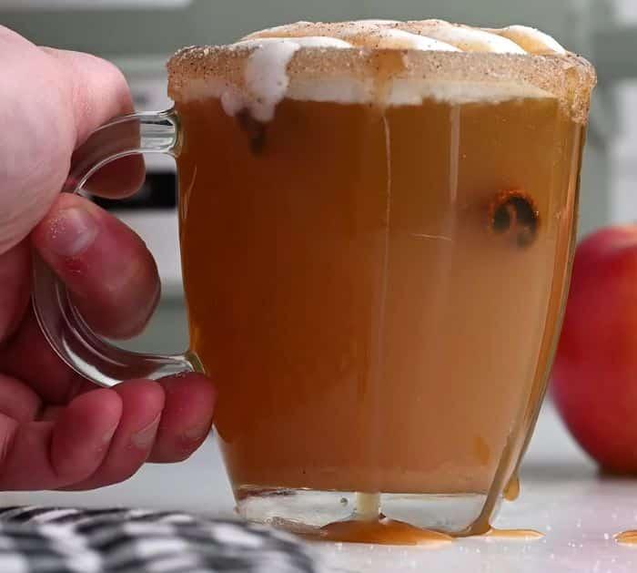 How to Make Slow Cooker Fireball Caramel Apple Cider