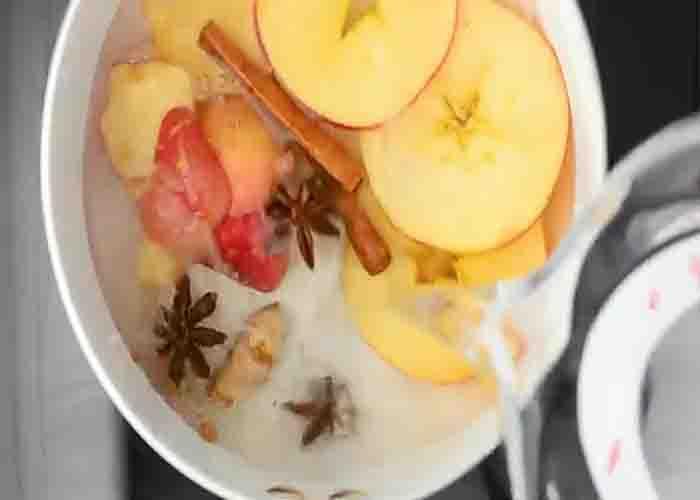 Making the apple simmer pot