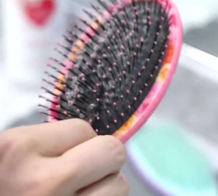 Easy Way To Clean A Dirty Hairbrush