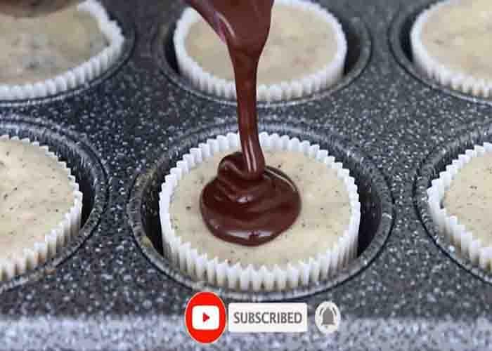 Assembling the Oreo cheesecake