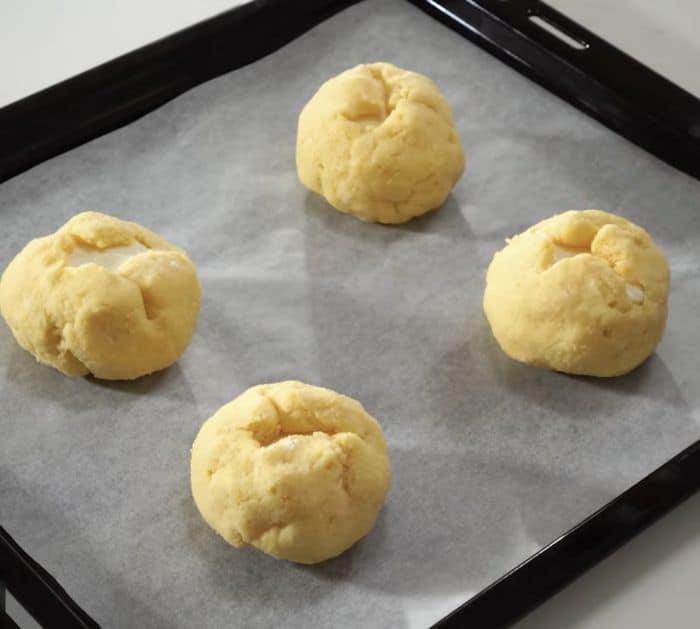 How to Make Cream Cheese Scone
