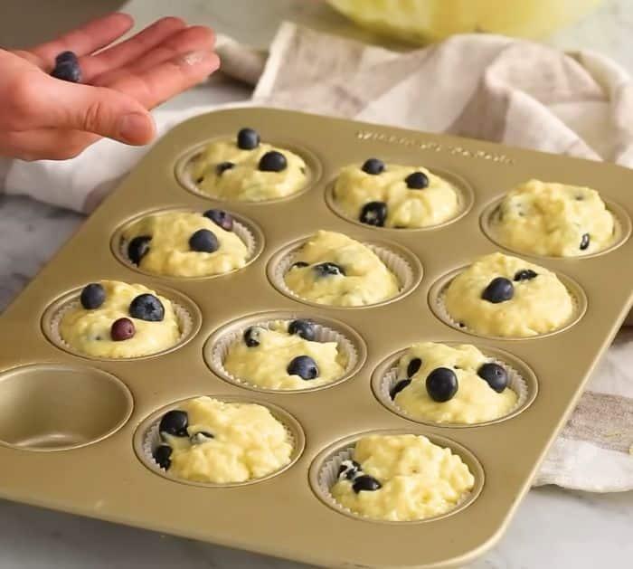 How to Make Blueberry Muffins