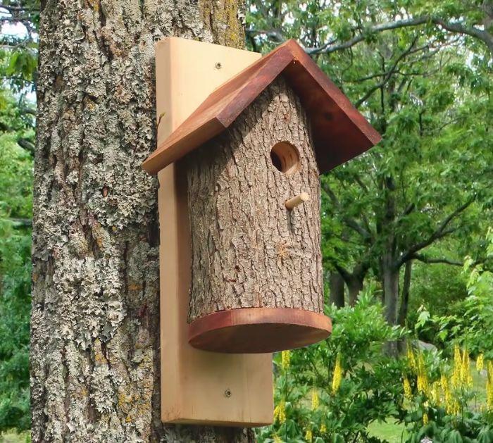 Easy To Make DIY Log Birdhouse