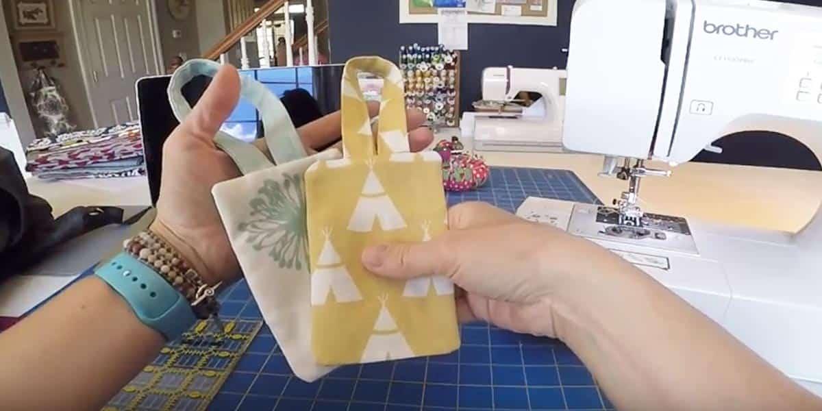 Sewing Tutorial : Luggage Tags