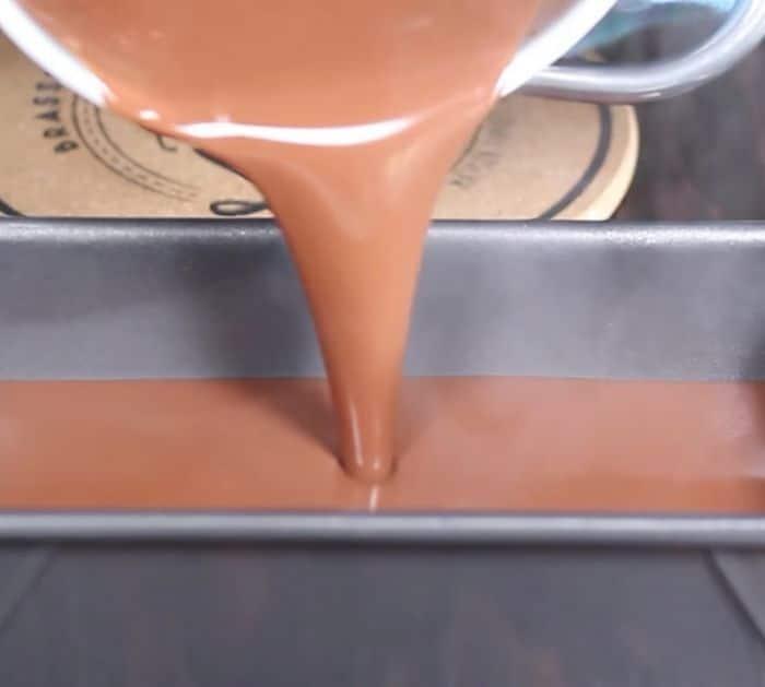 Easy No-Bake Chocolate Cake Recipe
