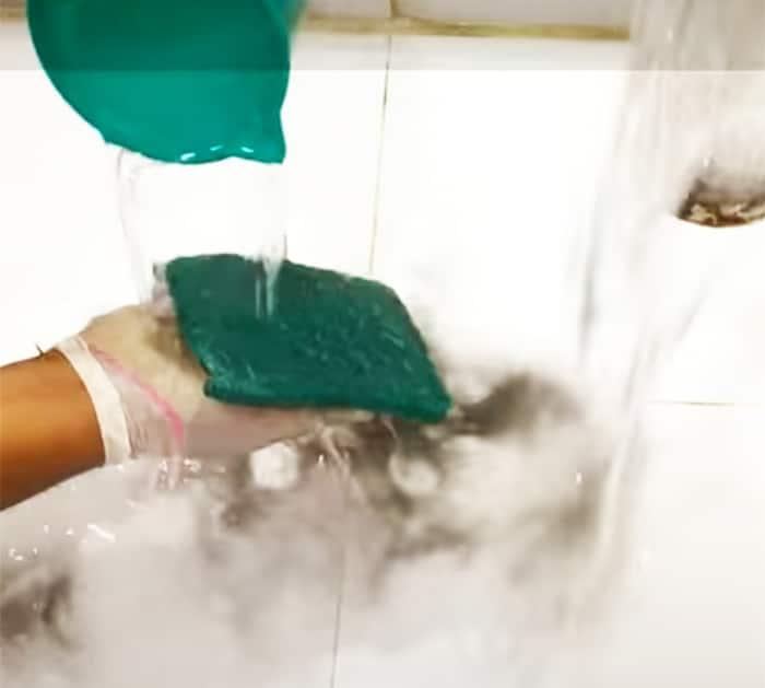 Pure White Cleaning Ideas - Cleaning Tips and Hacks - Bathroom Cleaning Hacks