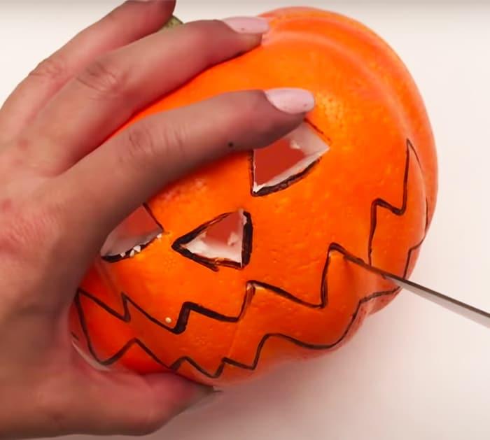 Use Dollar Tree Pumpkins To Make Topiary - DIY Topiary - Halloween DIY