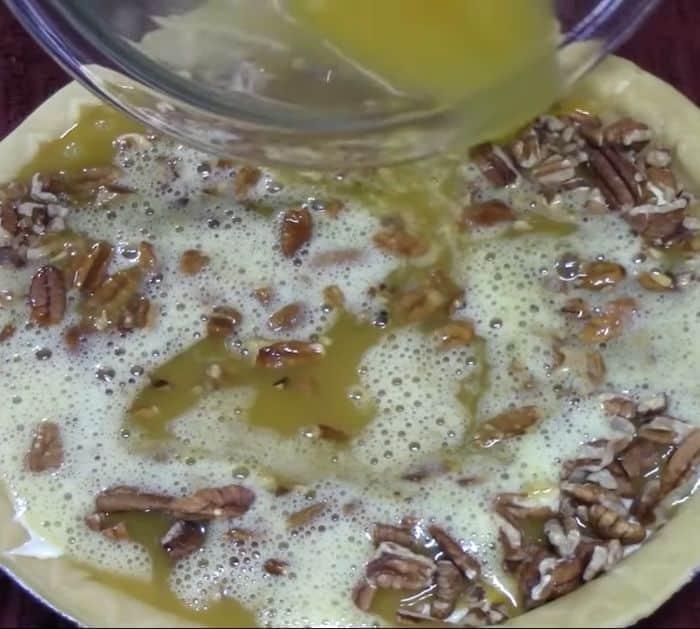 How to Make Pecan Cheesecake Pie At Home