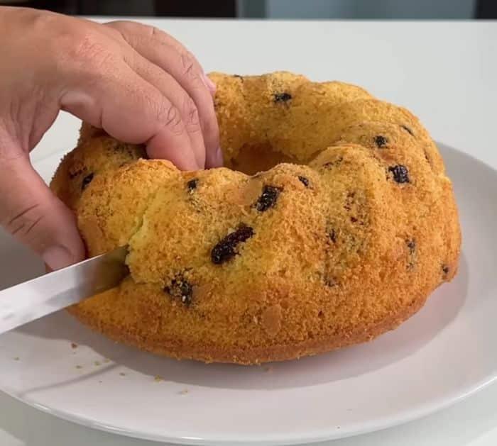 How to Make Cranberry Orange Cake