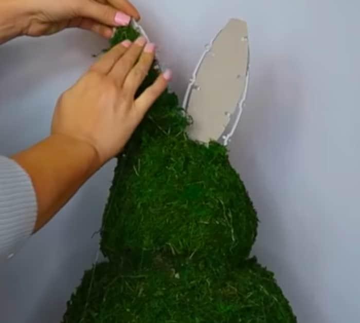 Topiary Easter Bunny sculpture