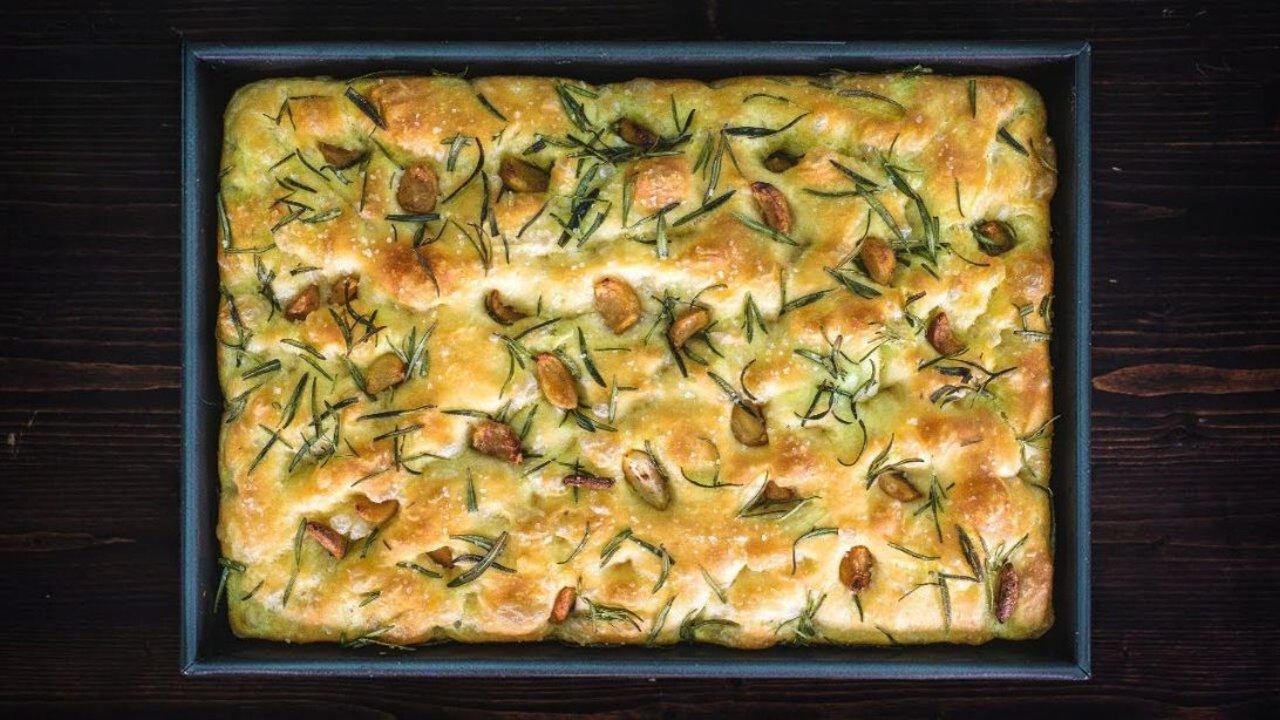 How to Make Focaccia Bread in 6 Easy Steps