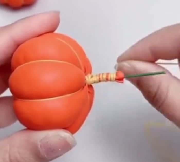 Easy to Make DIY Balloon Pumpkin