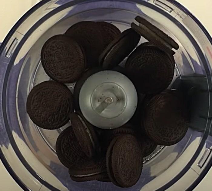 Make a no-bake cheesecake with oreos and cream cheese