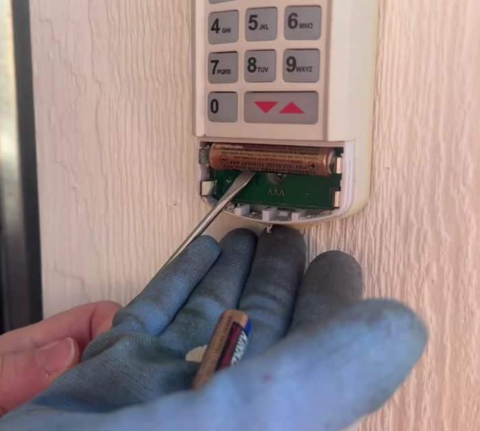 Easy Trick to Clean Corroded Batteries