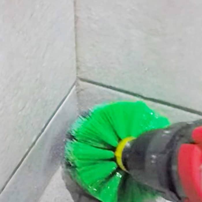 How To Clean A Shower With A Power Drill - Easy Bathtub Cleaning - Cleaning Hack
