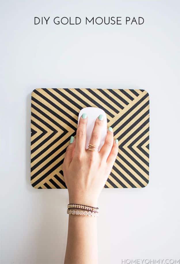 Last Minute Christmas Gifts - DIY Gold Mouse Pad - Quick DIY Gift Ideas and Easy Christmas Presents To Make for Mom, Dad, Family and Friends - Dollar Store Crafts and Cheap Homemad
