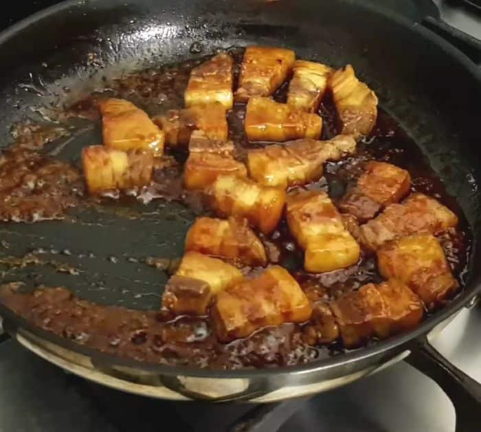 How to Make Sticky Pork Belly