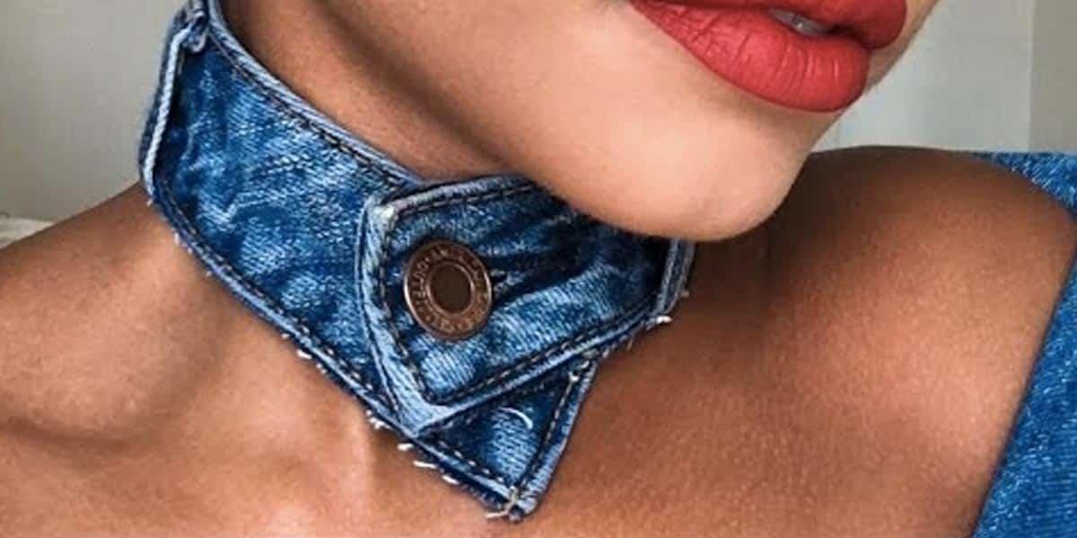 She Makes A Last Minute Accessory To Go With Her Outfit (So Easy!)