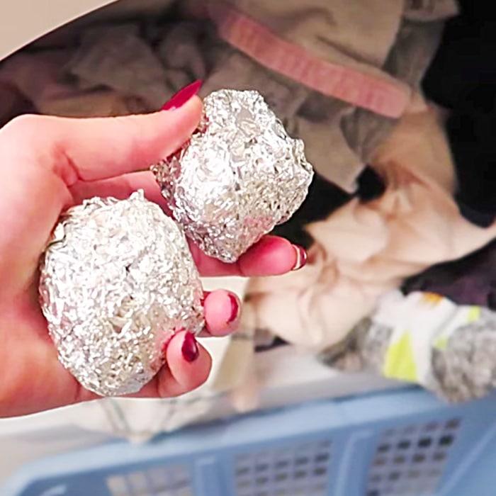 How To Use Foil In The Laundry - Why You Should Use Foil In The Washing Machine - Easy Cleaning Hacks - Laundry Hacks - How To Get Rid Of Static Cling In Clothing