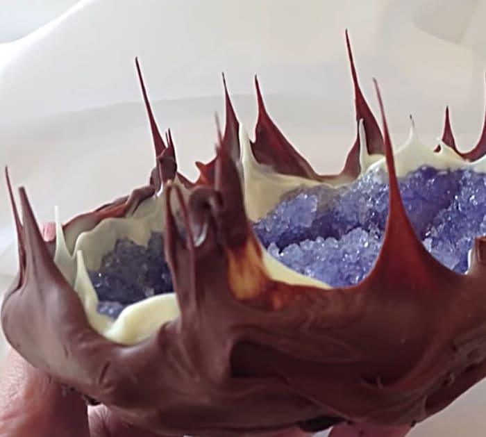 Make colorful edible geodes