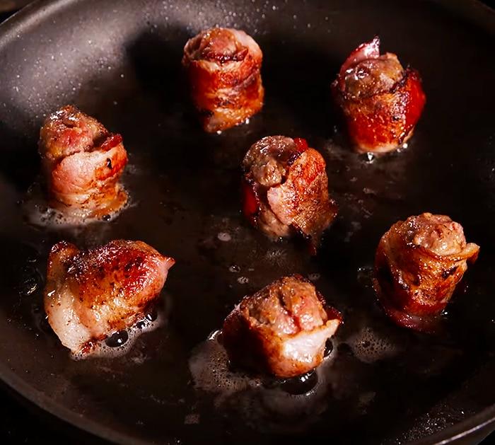 Low Carb Recipes - Keto Friendly Recipes - Burger Recipes