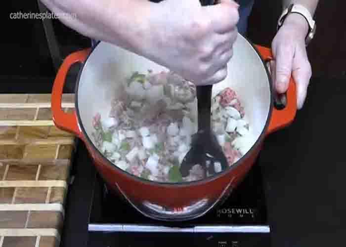 Browning the ground beef for the country ground beef and tomato casserole