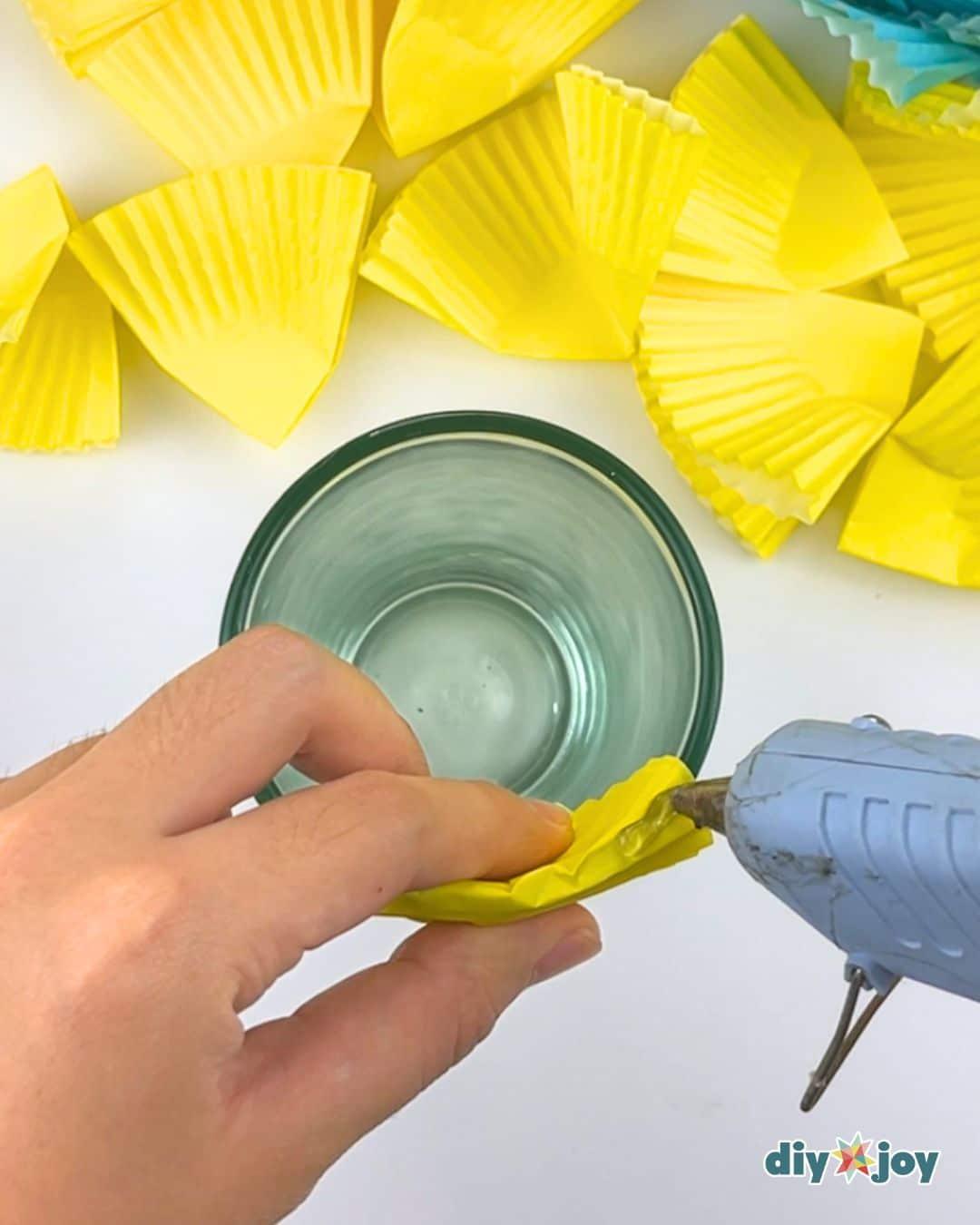 Easy Paper Flowers Cupcake Liners — paper flower bouquet using baking liners