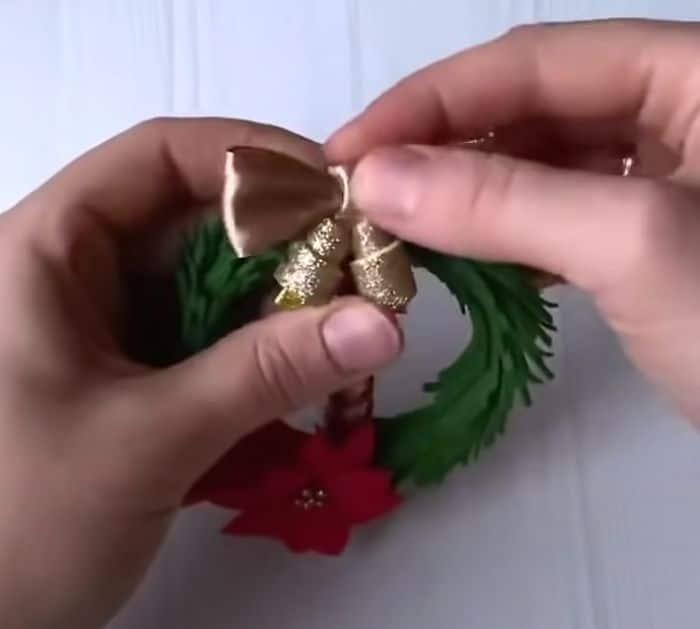 Easy and cheap mini christmas wreath