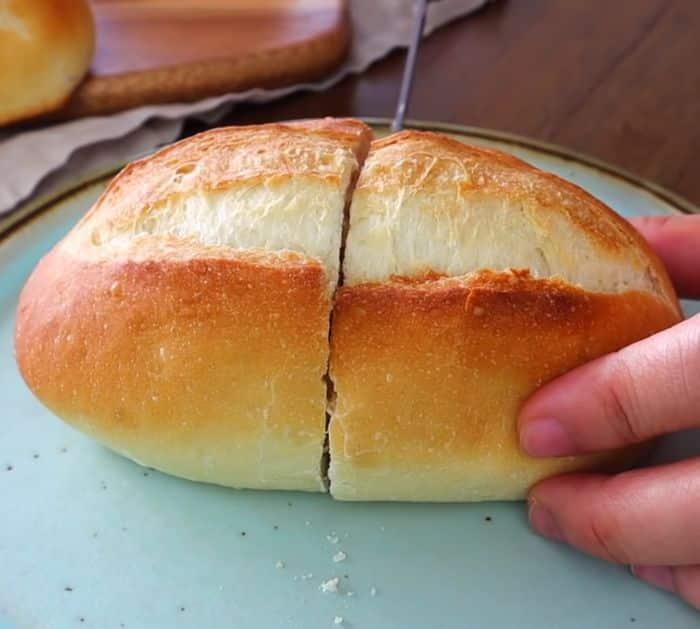 Easy to Make Crusty French Bread Rolls