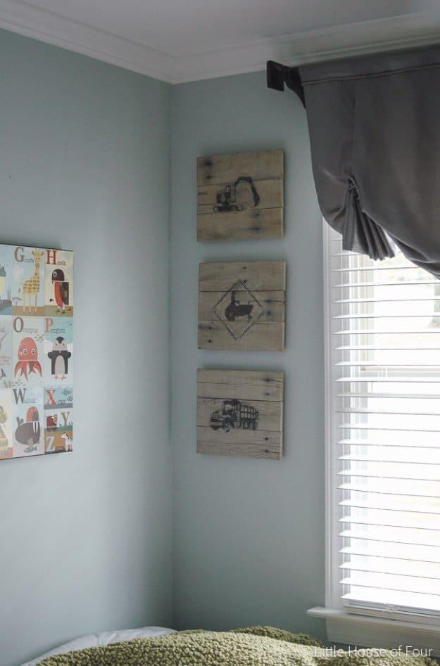 DIY Pallet Photo Transfer Art, a rustic DIY pallet sign idea for the home and an easy weekend build using reclaimed wood