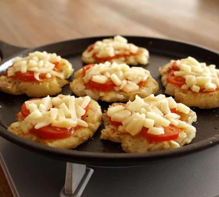 Crispy and Soft Mini Potato Pizza Instructions