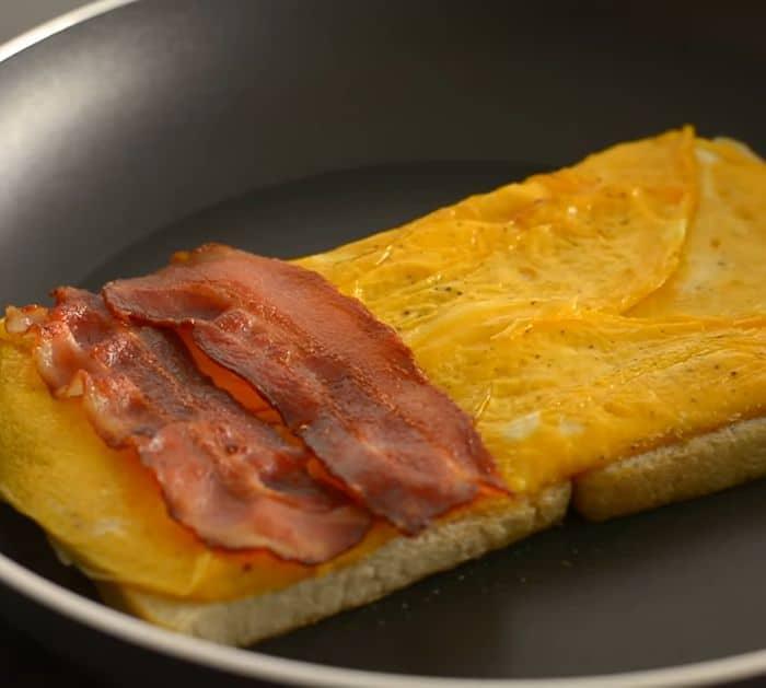 Crispy One Pan Egg Breakfast Toast Ingredients