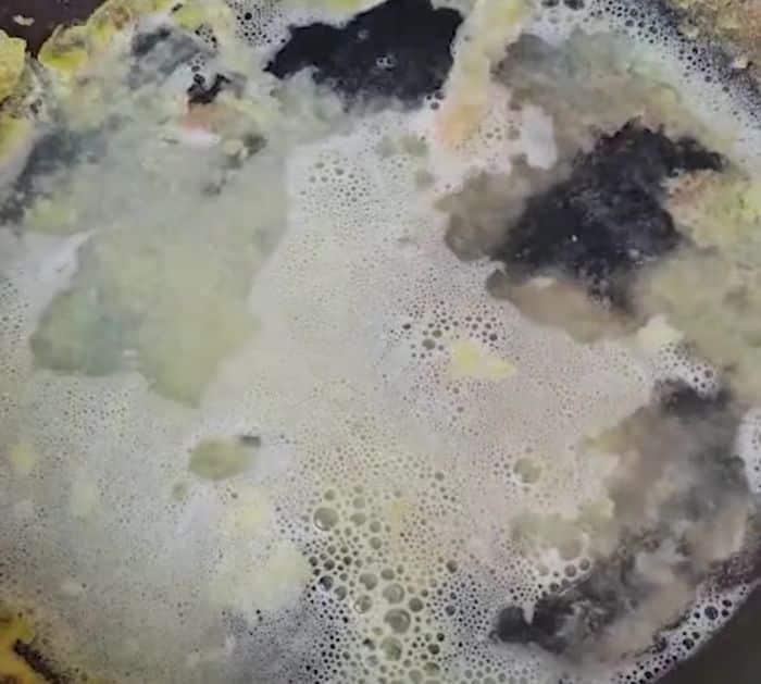 Easy Burnt Pan Cleaning Hack