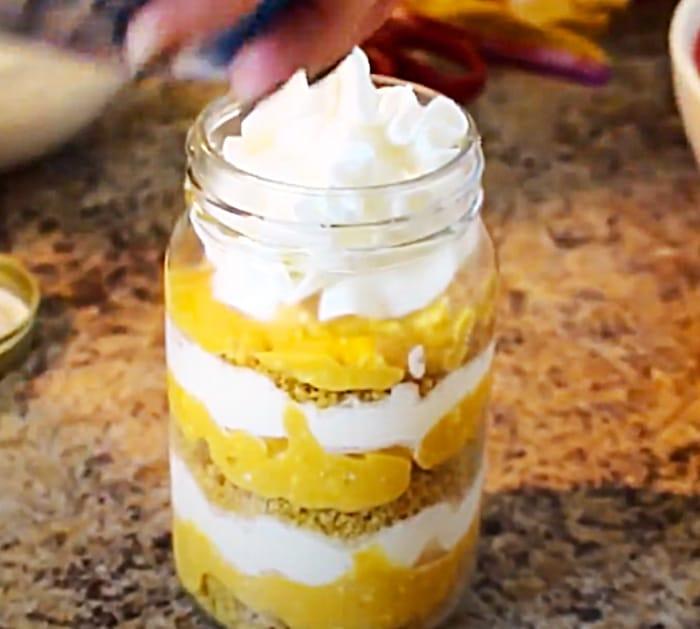 Mason Jar Pie Recipe - Mason Jar Project Ideas - Food Gift Recipe