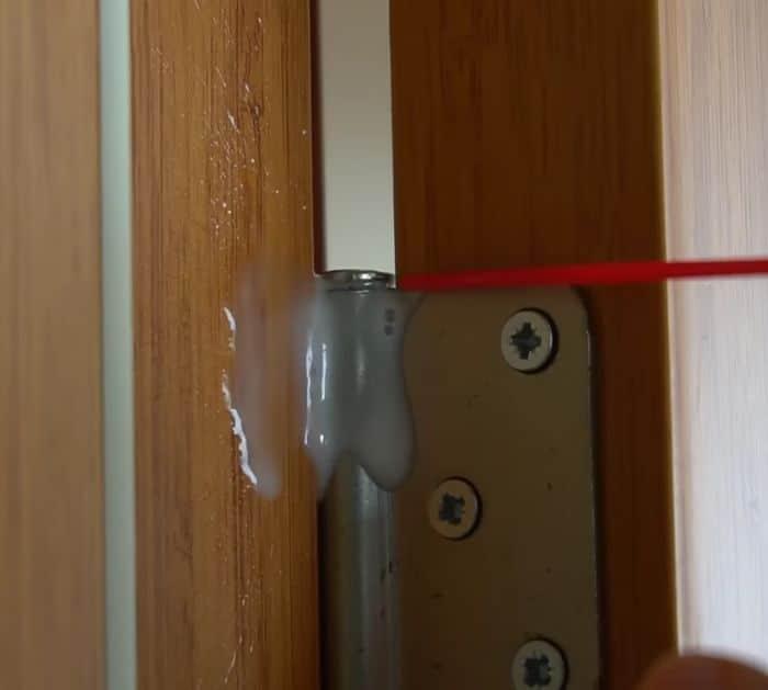 How to Fix Your Door Using WD40