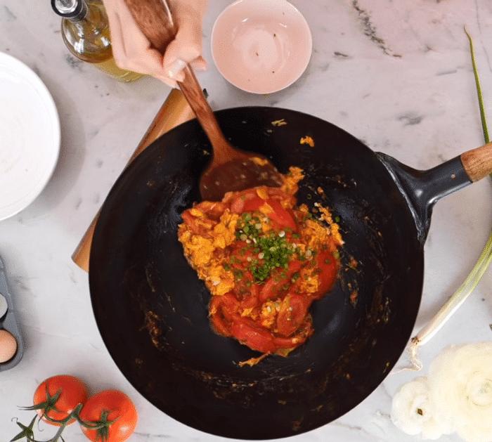 4 Minute Easy Tomato and Egg Stir Fry Recipe
