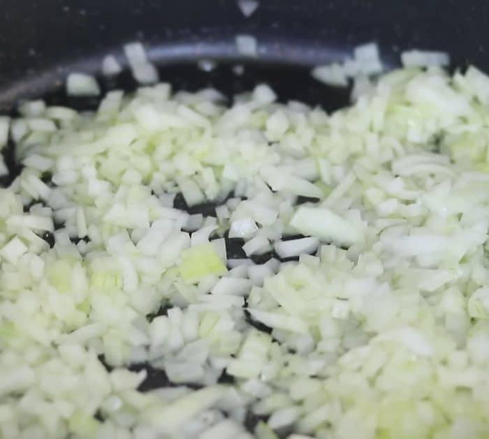 How to Make Tomato Sauce From Scratch