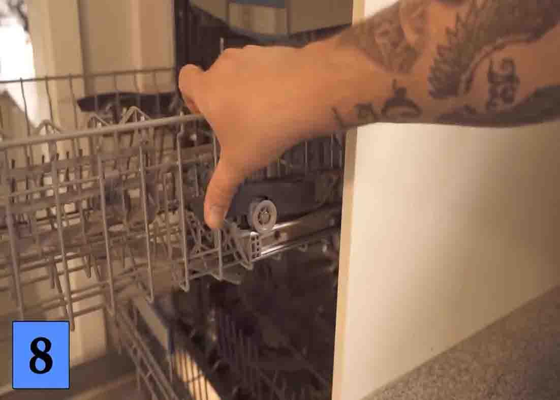 Adjusting the height of the dishwasher to fully utilize it