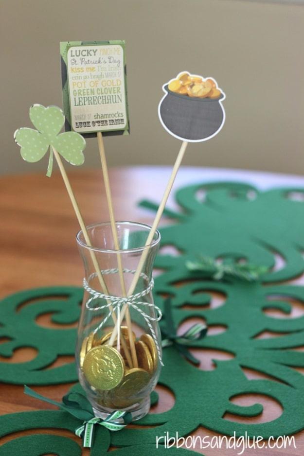 DIY St Patricks Day Ideas - Shamrock Table Runner - Food and Best Recipes, Decorations and Home Decor, Party Ideas - Cupcakes, Drinks, Festive St Patrick Day Parties With these Eas