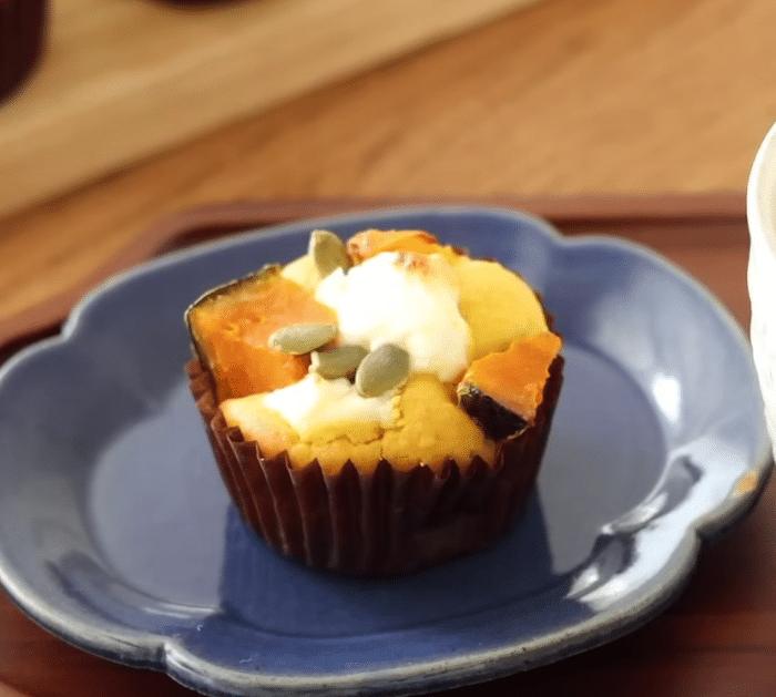 How to Make Pumpkin Cream Cheese Muffins
